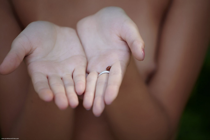 красивая нежная девушка