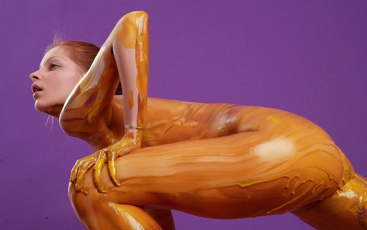 голые девушки в ванной видео