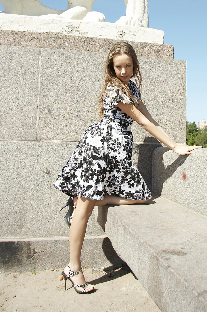 девушка в летнем платье