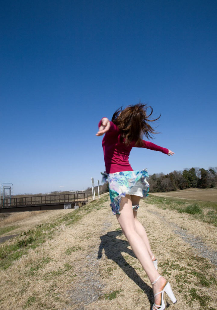 красивая веселая девчонка