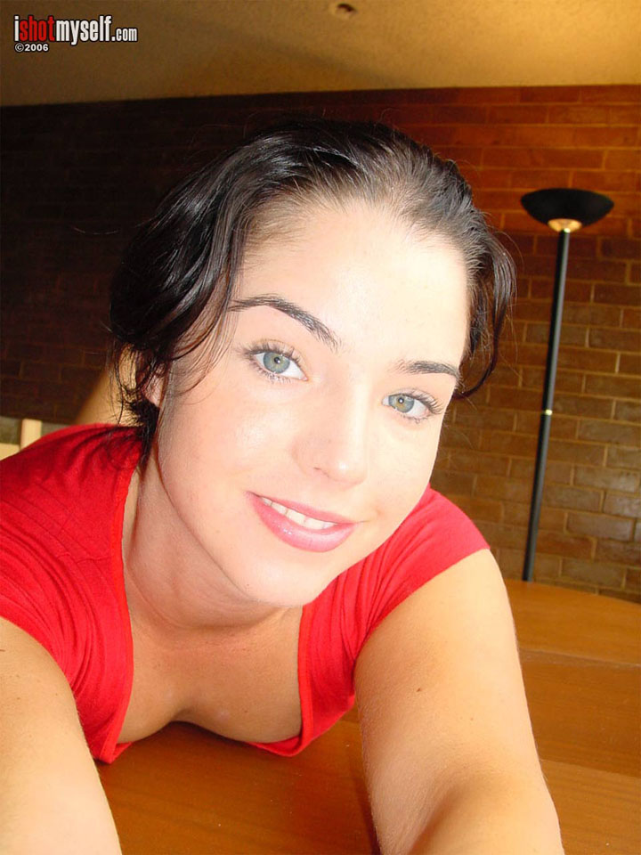 брюнетка частное фото